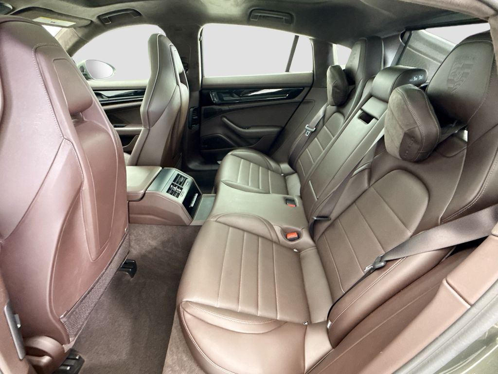 Thumbnail: 2025 Porsche Panamera - 20