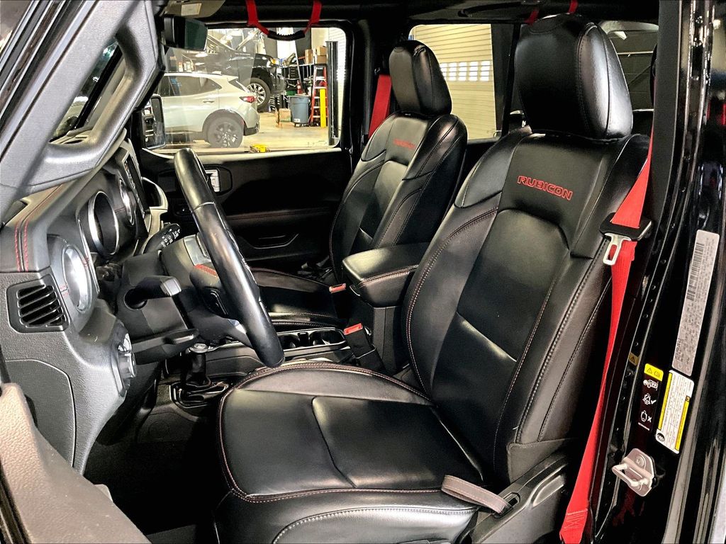 2020 Jeep Wrangler — photo 10
