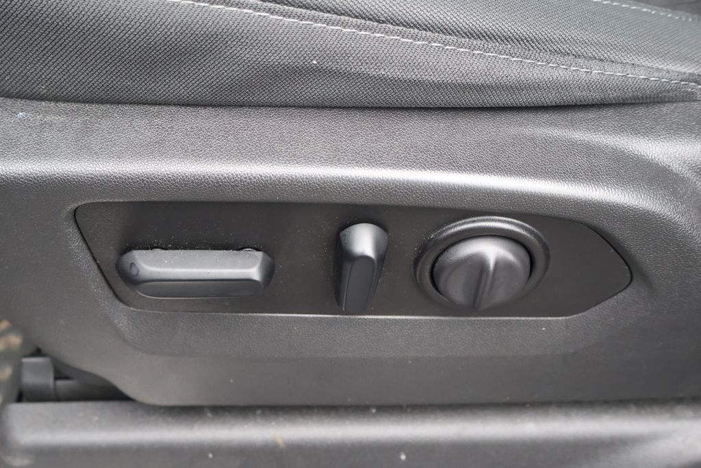 Thumbnail: 2020 Chevrolet Silverado 1500 - 15