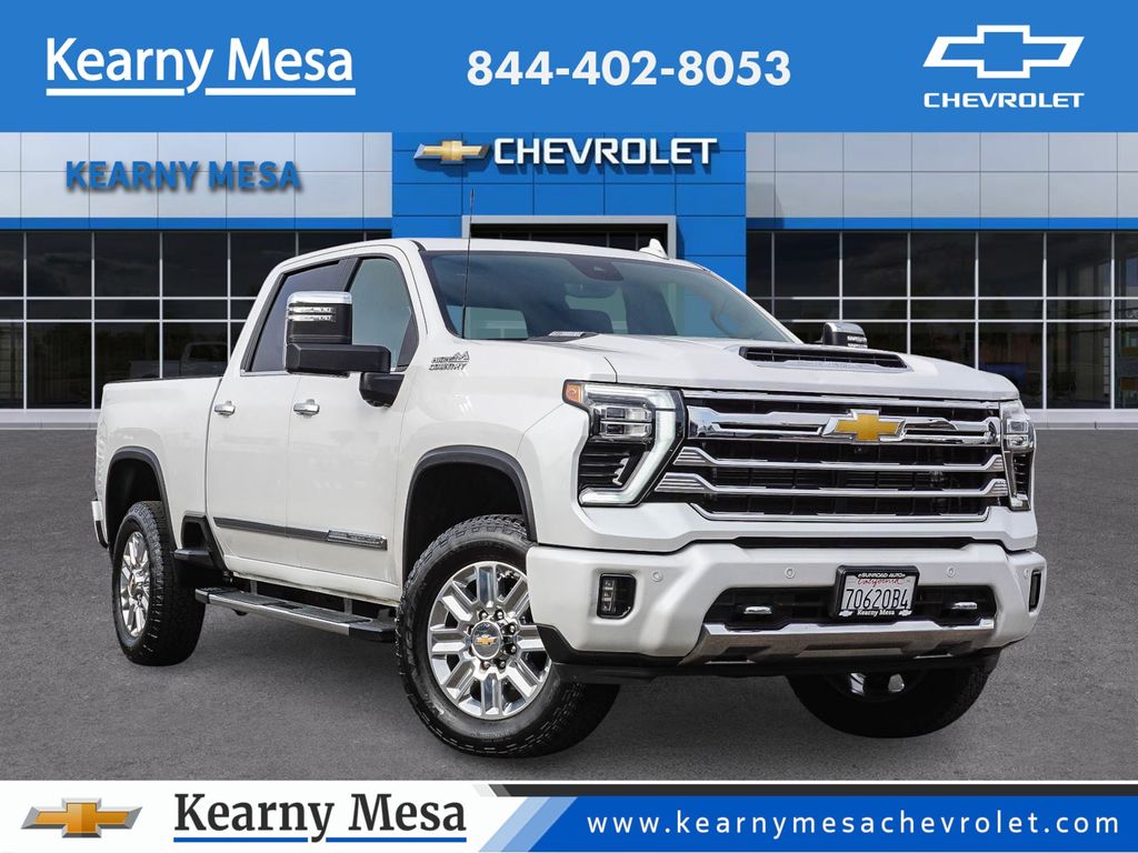 White (Iridescent Pearl Tricoat) 2025 Chevrolet Silverado 2500HD Pickup Truck Four-Wheel Drive Automatic