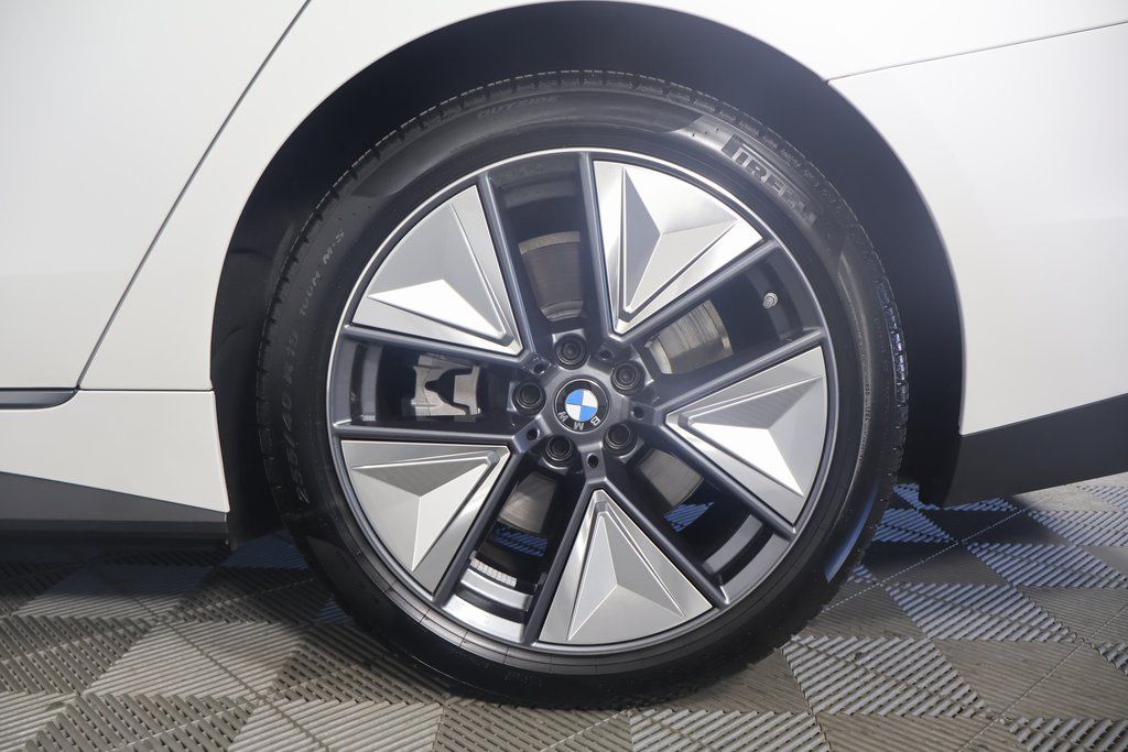 Thumbnail: 2025 BMW i4 - 16