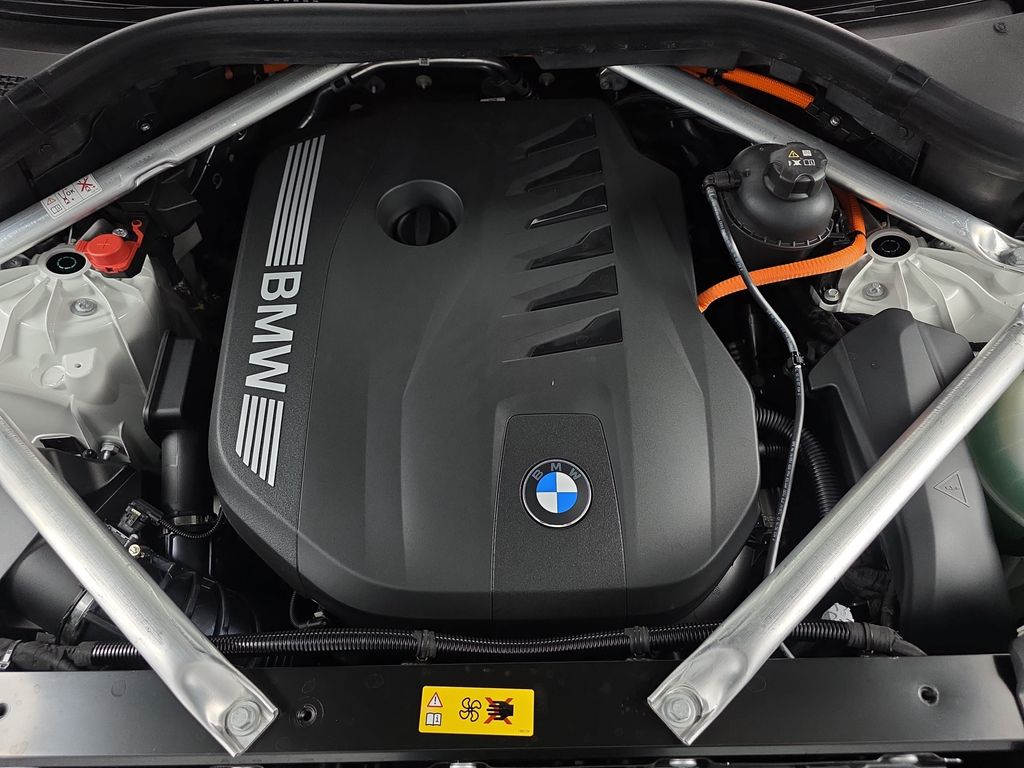 New 2026 Alpine White BMW xDrive50e image 30