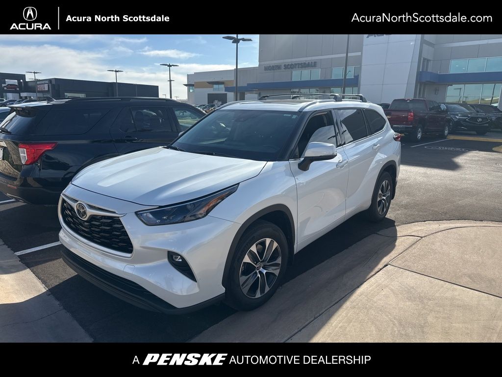 2022 Toyota Highlander XLE -
                Phoenix, AZ