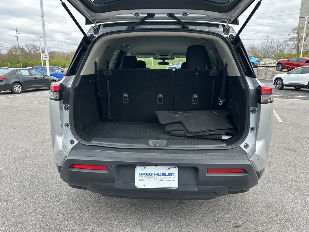2024 Nissan Pathfinder SV photo