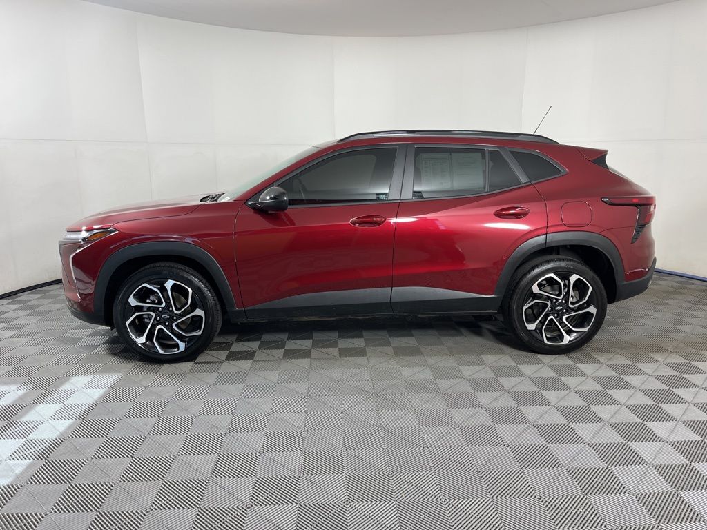 Thumbnail: 2025 Chevrolet Trax - 2