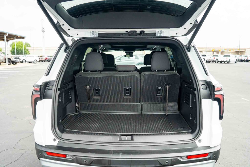 Used Car 2024 Chevrolet Traverse  Z71 For Sale Under $50,000 In Austin, Texas