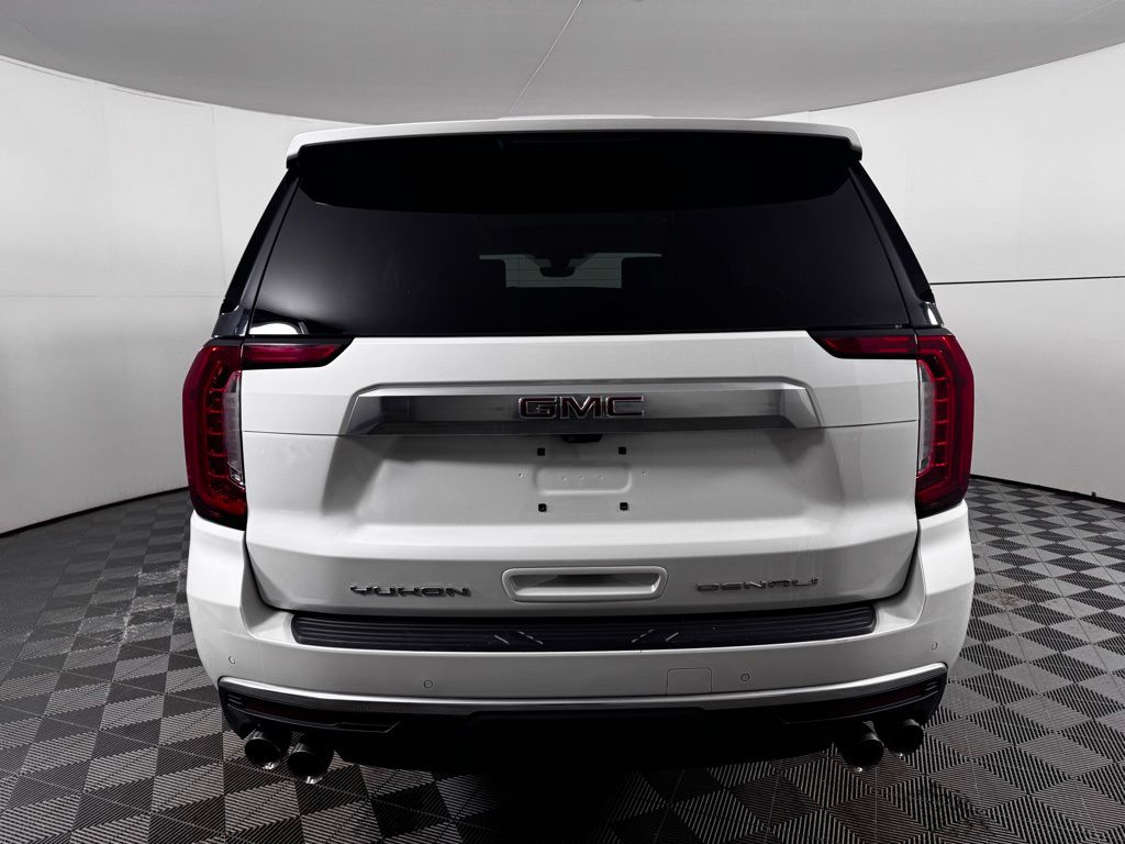 Used 2021 White GMC Denali image 19