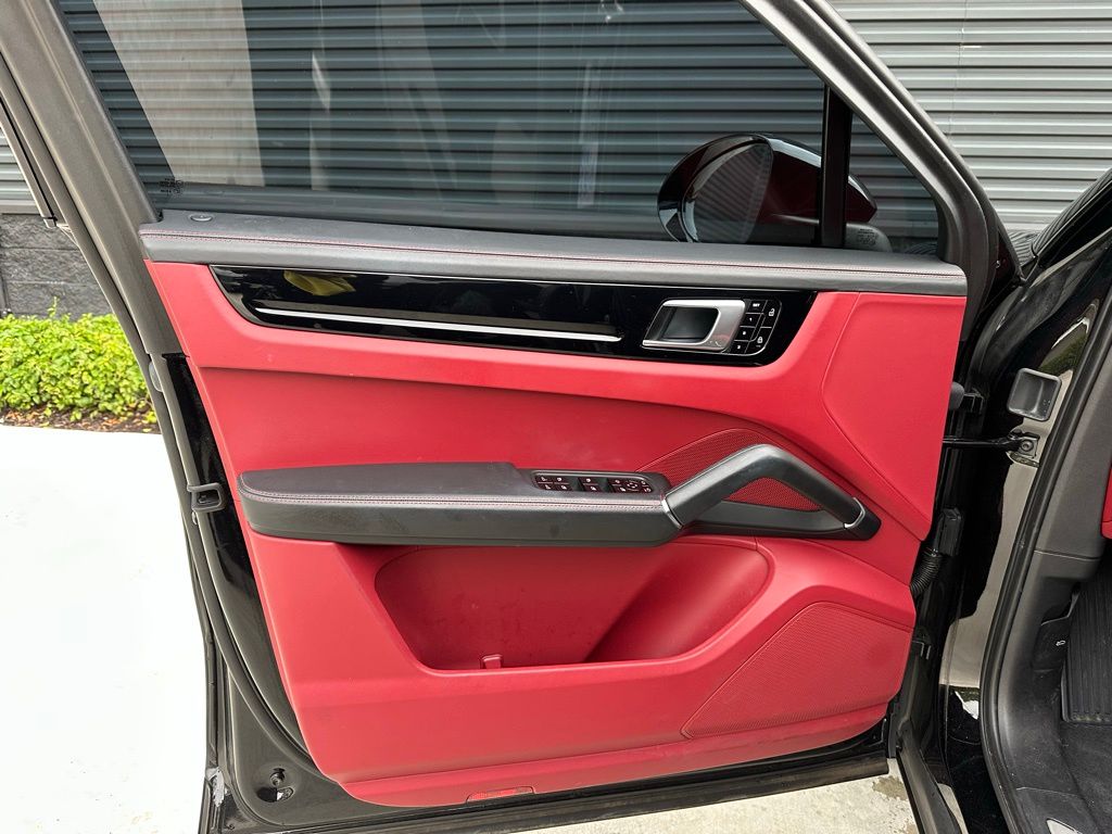 Thumbnail: 2021 Porsche  - 14