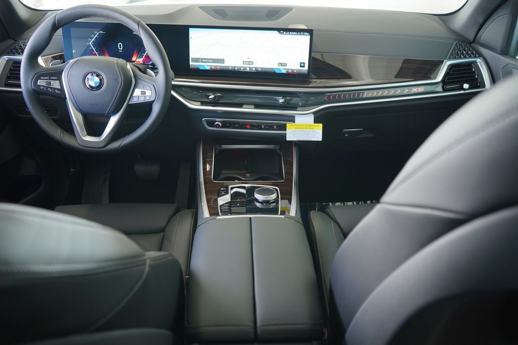 Thumbnail: 2026 BMW X5 - 13