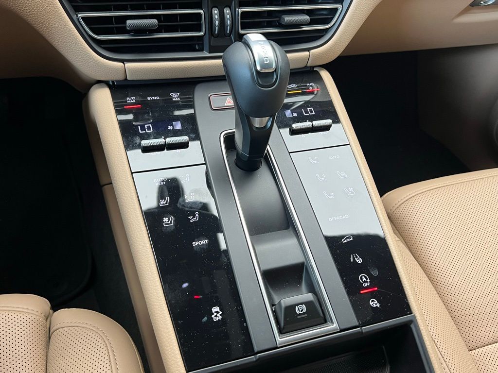Thumbnail: 2024 Porsche Macan - 11