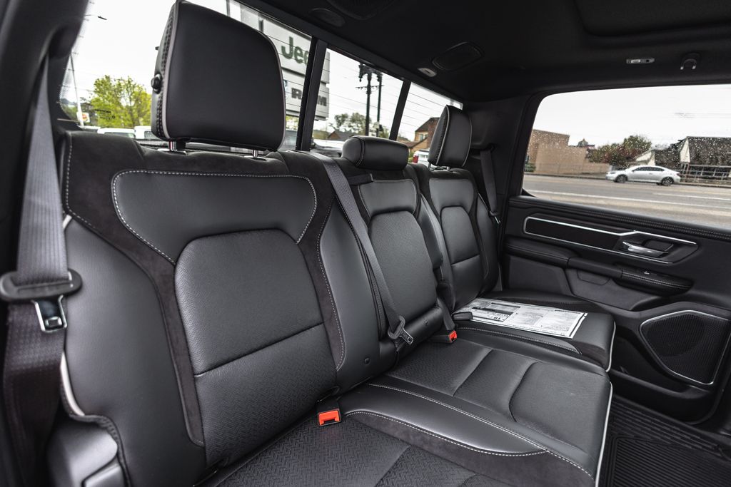 2026 Ram 1500 Laramie thumbnail 36