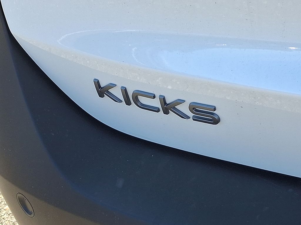 Thumbnail: 2026 Nissan Kicks - 10