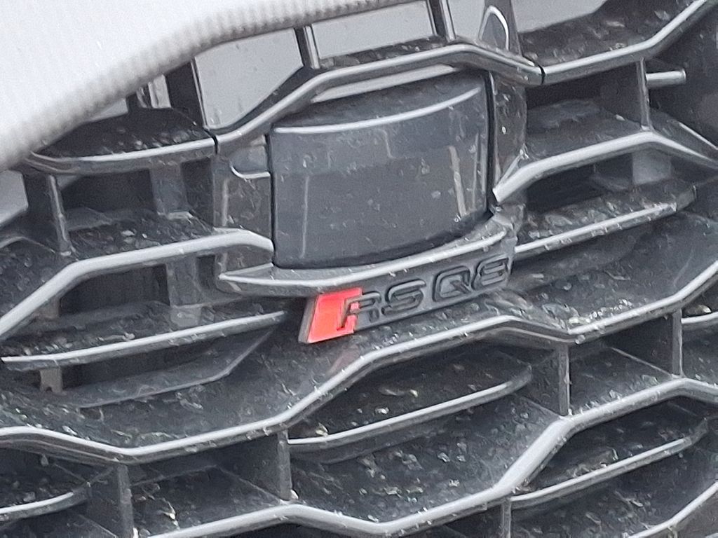 Thumbnail: 2022 Audi RS Q8 - 4