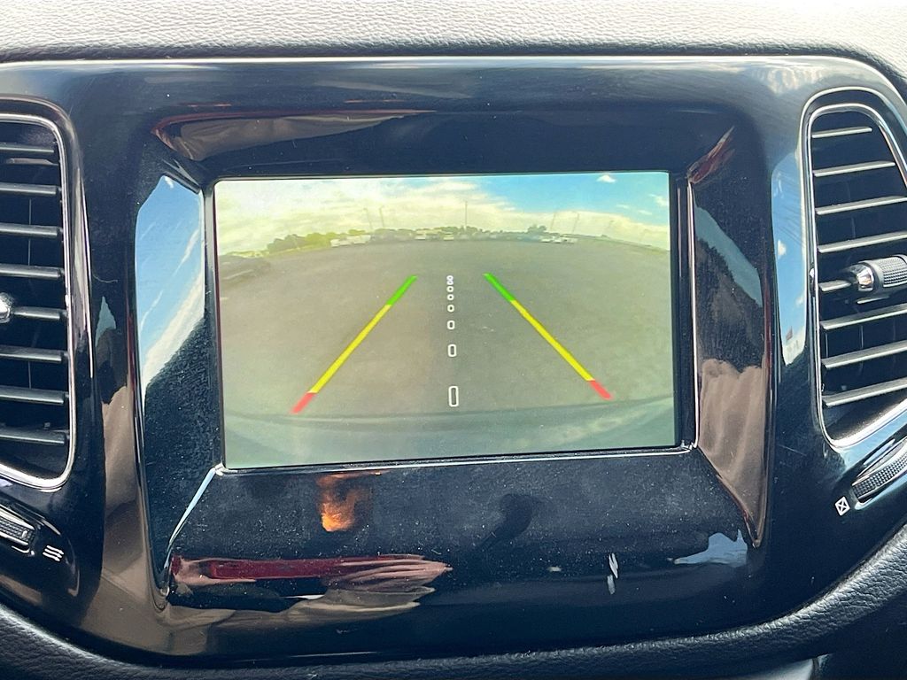 Used 2020 Black Jeep Latitude image 13