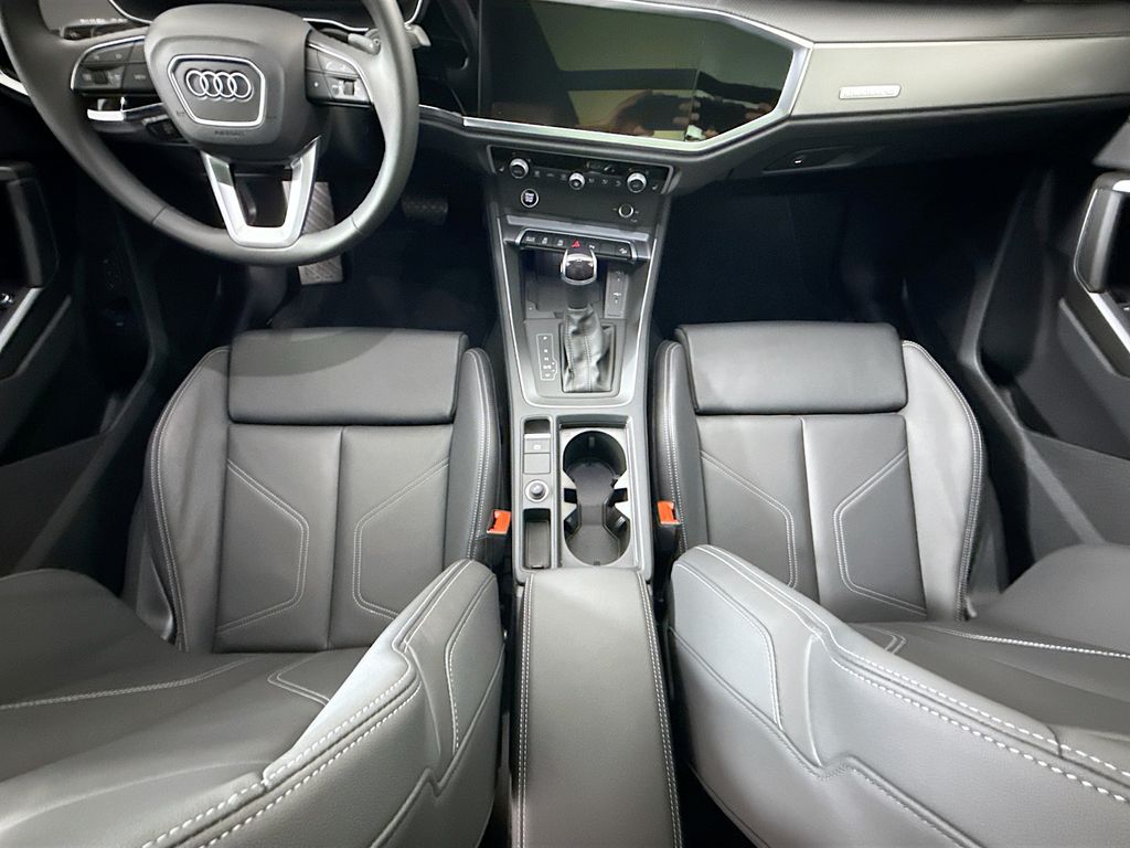 Thumbnail: 2025 Audi Q3 - 16