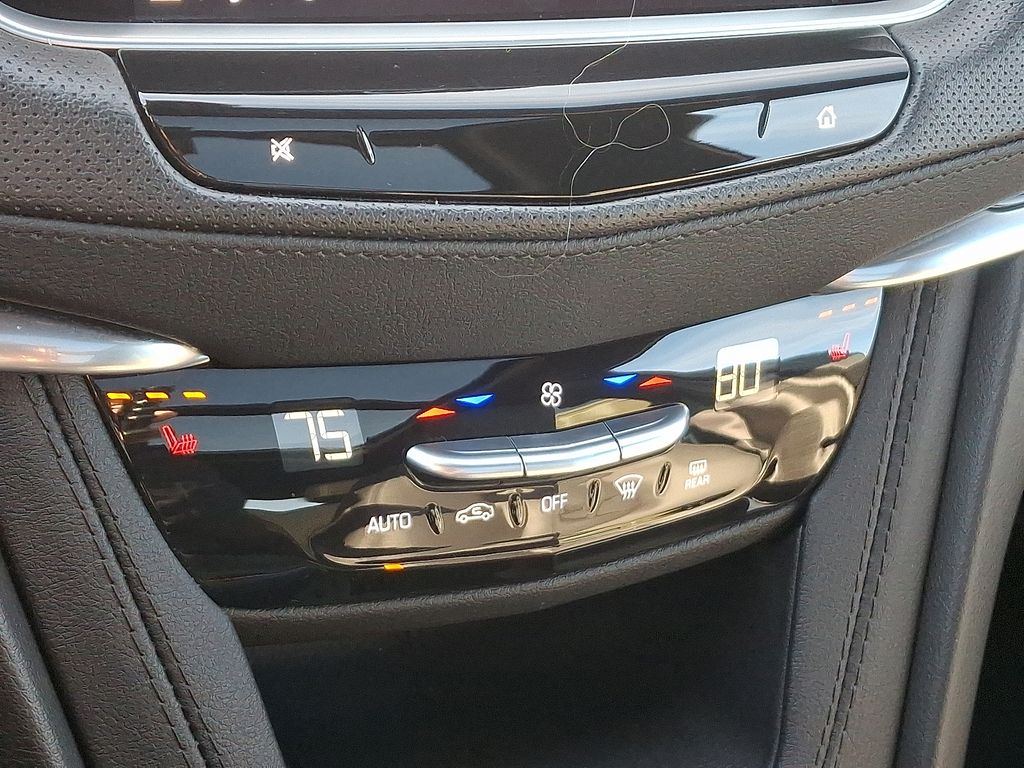 Thumbnail: 2024 Cadillac XT5 - 17