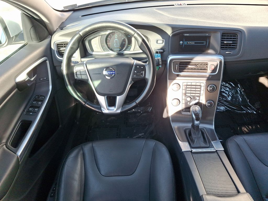 2015 Volvo V60 T5 11