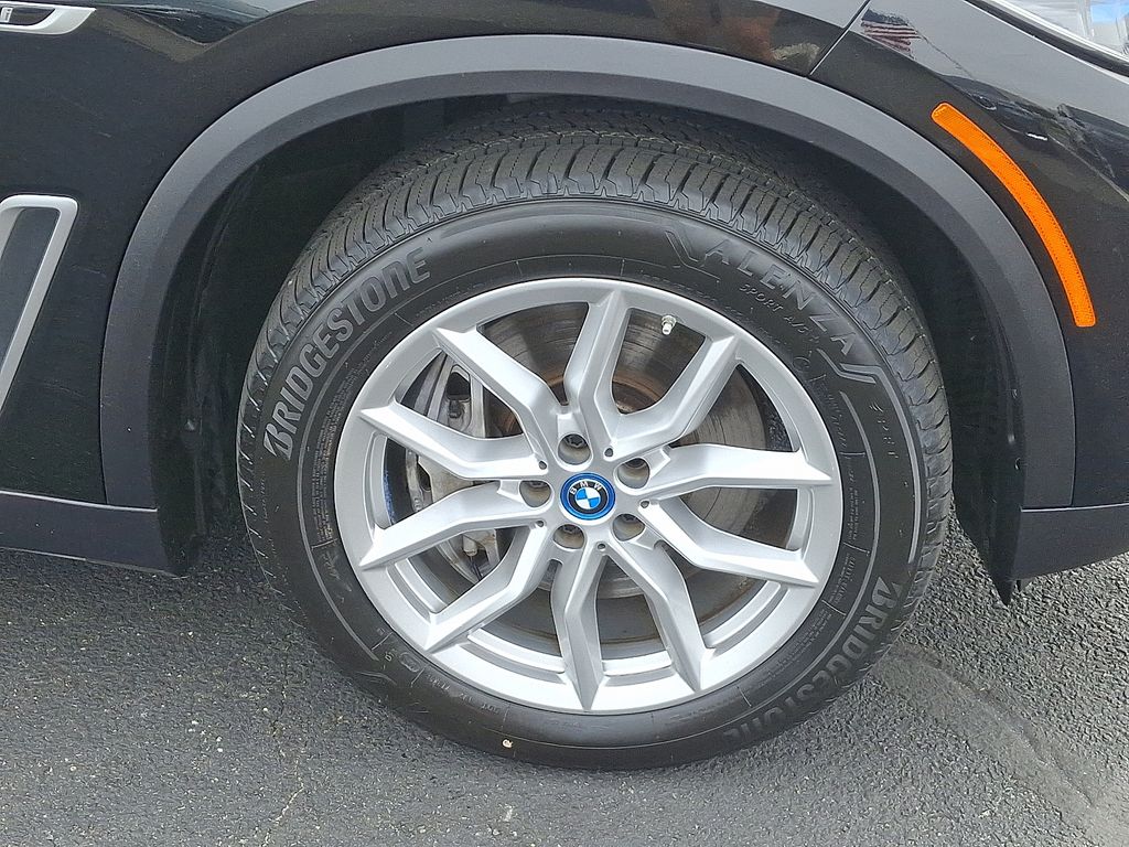 2023 BMW X5 xDrive45e 8