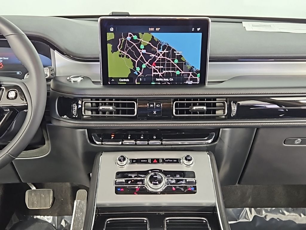 Thumbnail: 2023 Lincoln Aviator - 27