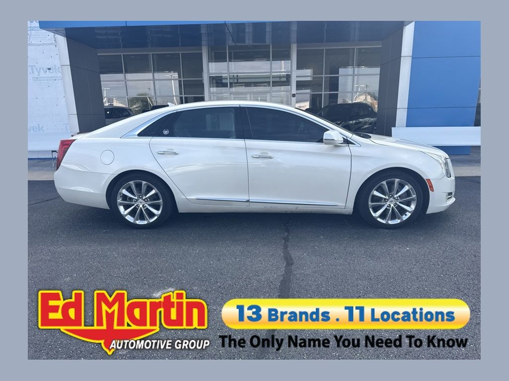 White Diamond Clearcoat 2013 Cadillac XTS Sedan All-Wheel Drive 6-Speed Automatic