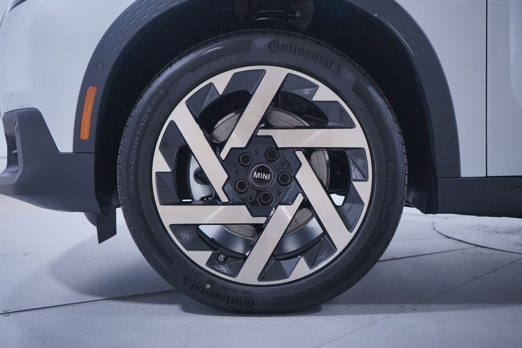 2025 MINI Cooper Countryman Signature 2