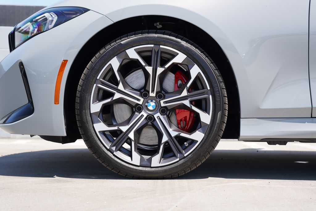 Thumbnail: 2026 BMW 3 Series - 5