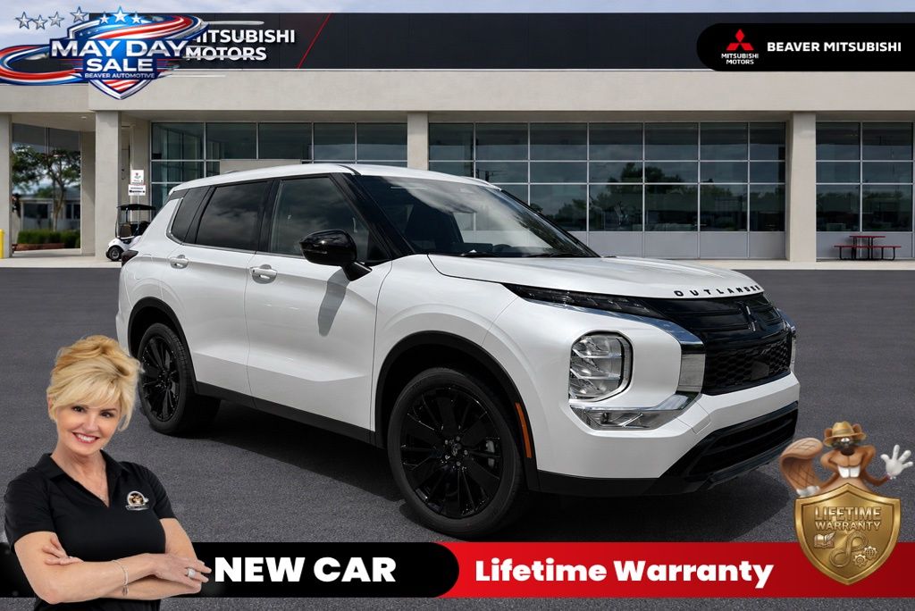 2026 Mitsubishi Outlander LE FWD's photo