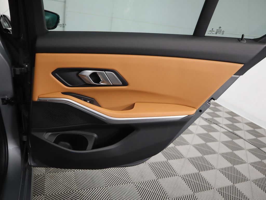 Thumbnail: 2023 BMW 3 Series - 28
