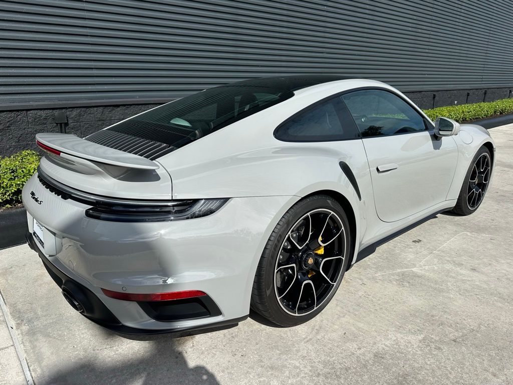 Thumbnail: 2022 Porsche 911 - 9