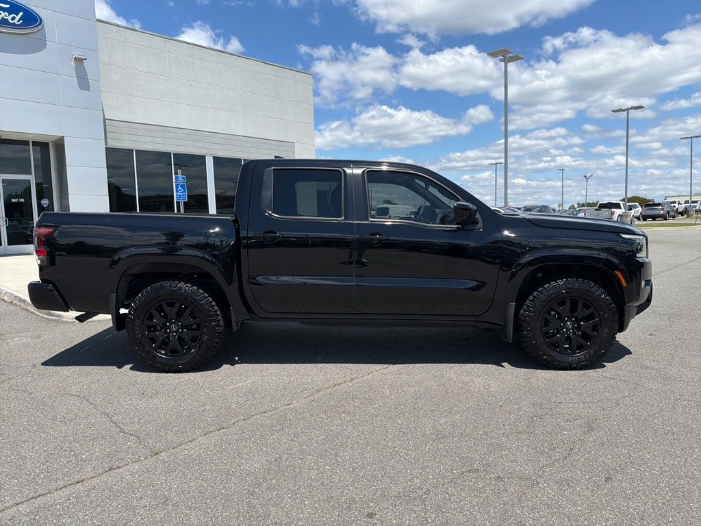 2023 Nissan Frontier SV 