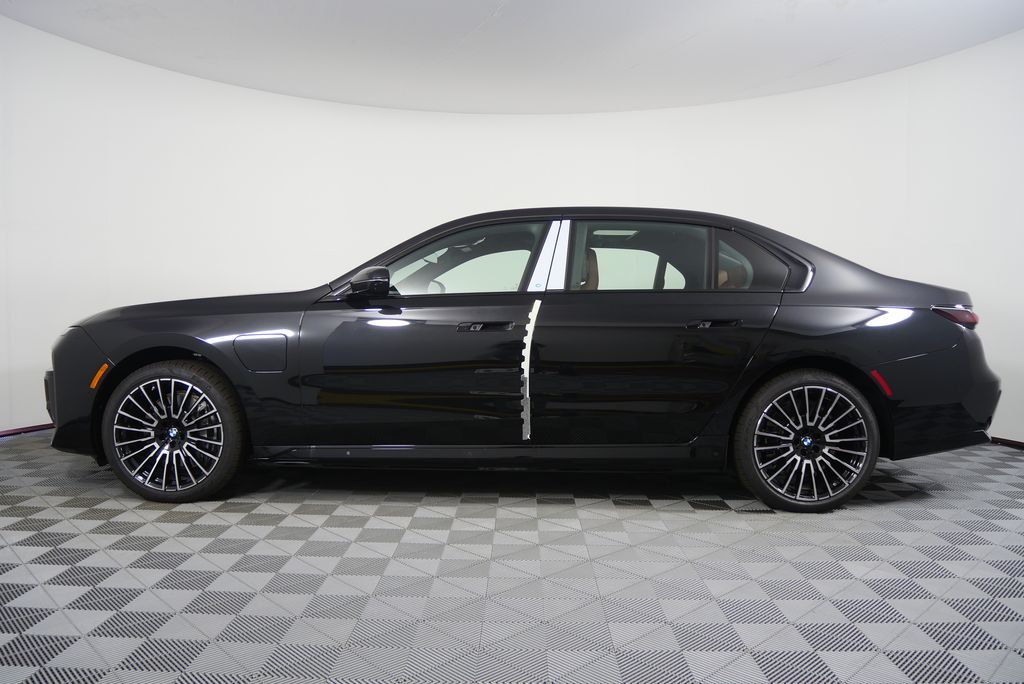 Thumbnail: 2026 BMW 7 Series - 6
