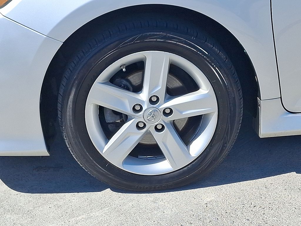 Thumbnail: 2013 Toyota Camry - 11