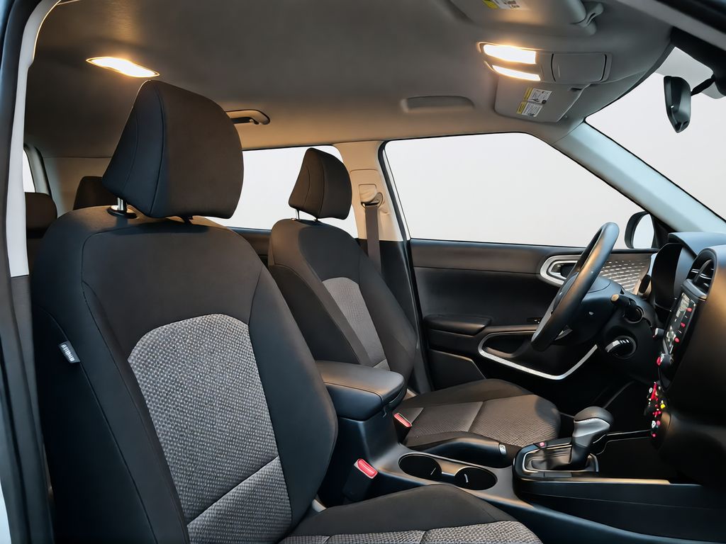2022 Kia Soul LX White at Gullo Toyota