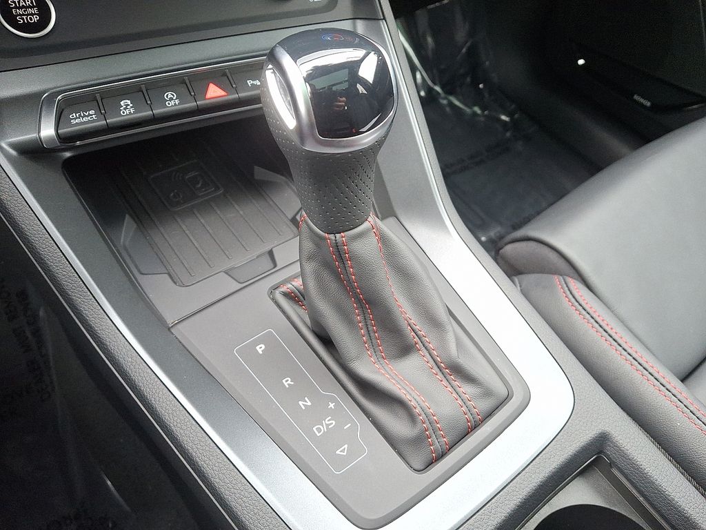 Thumbnail: 2025 Audi Q3 - 16