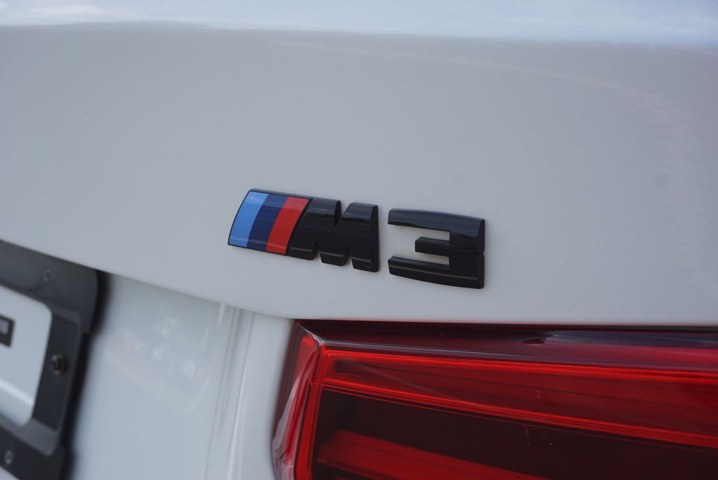 Thumbnail: 2018 BMW M3 - 16
