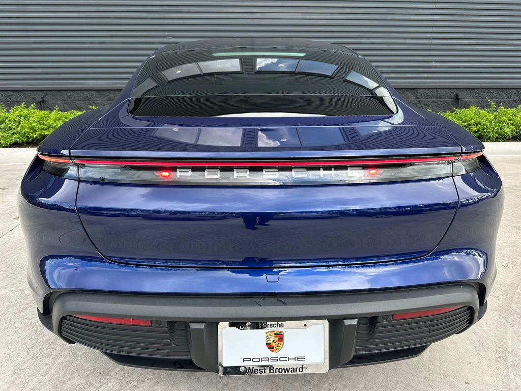 2022 Porsche Taycan  11