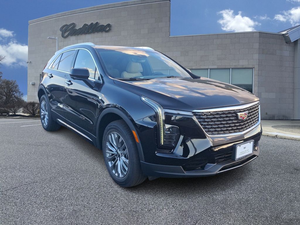 2025 Cadillac XT4 Premium Luxury 2