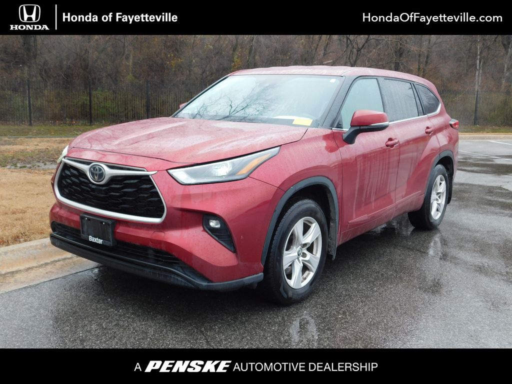 2022 Toyota Highlander LE -
                Fayetteville, AR