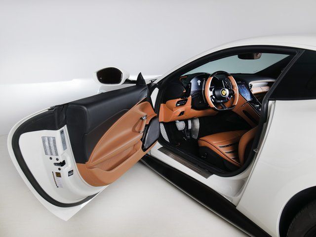 Used 2022 White Ferrari 3.9L V8 image 25