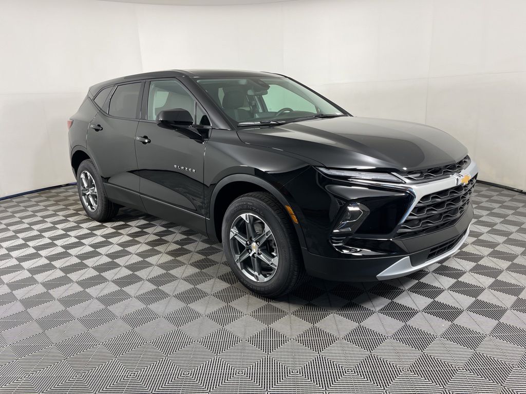 Thumbnail: 2026 Chevrolet Blazer - 6