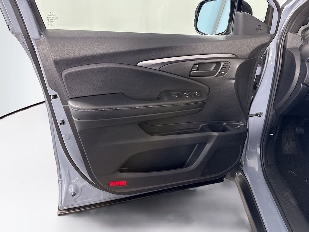 Thumbnail: 2023 Honda Passport - 24