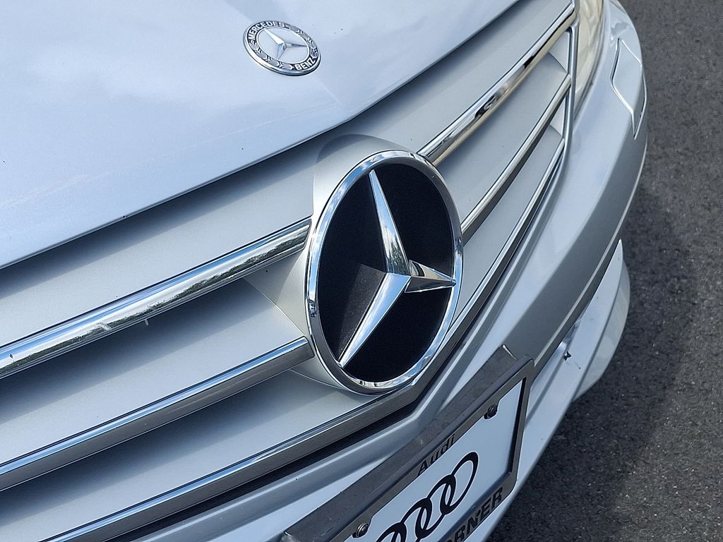 Thumbnail: 2009 Mercedes-Benz C-Class - 29