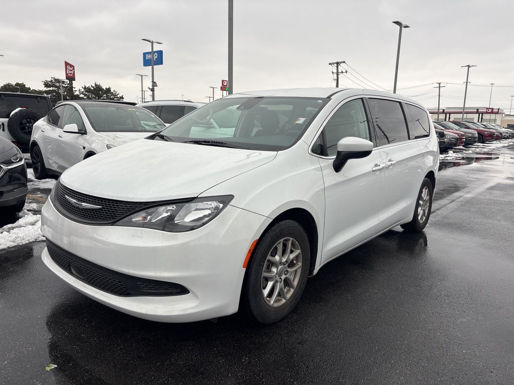 2023 Chrysler Voyager LX FWD