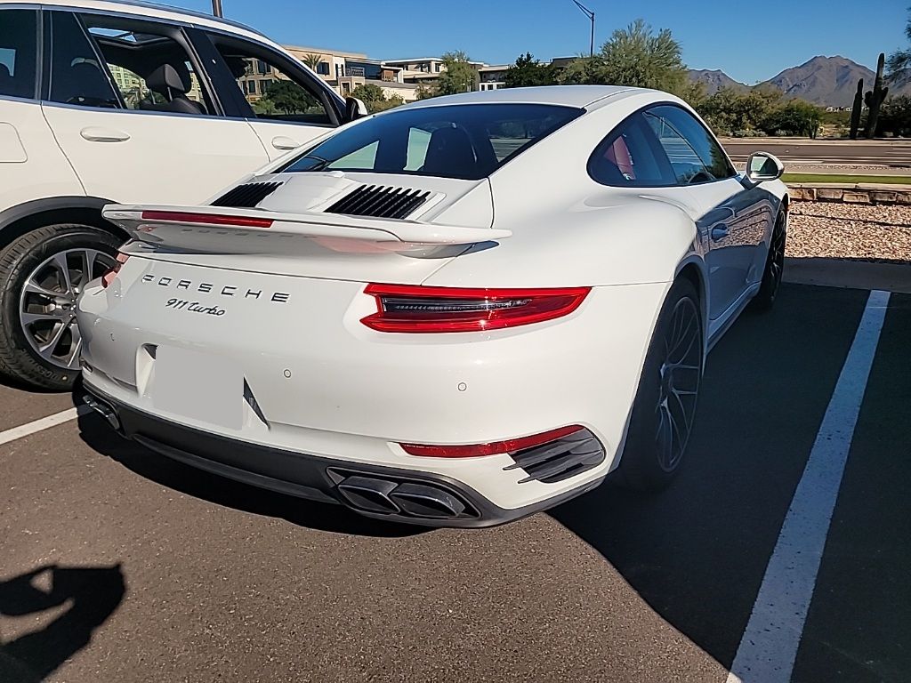 Thumbnail: 2018 Porsche 911 - 3