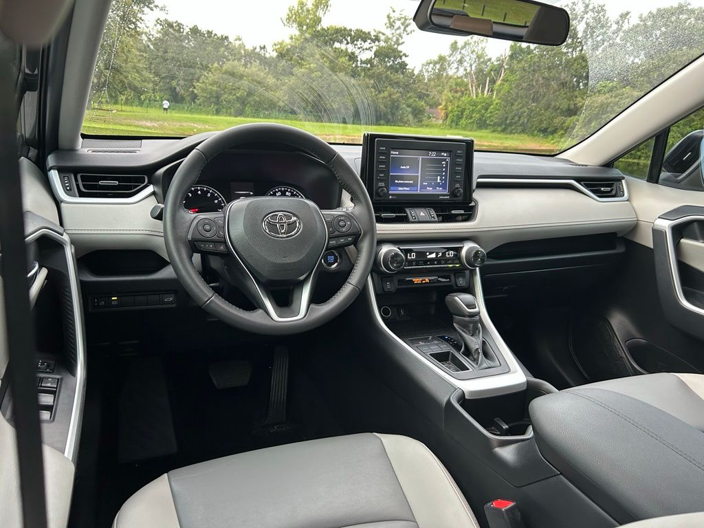 Thumbnail: 2022 Toyota RAV4 - 12