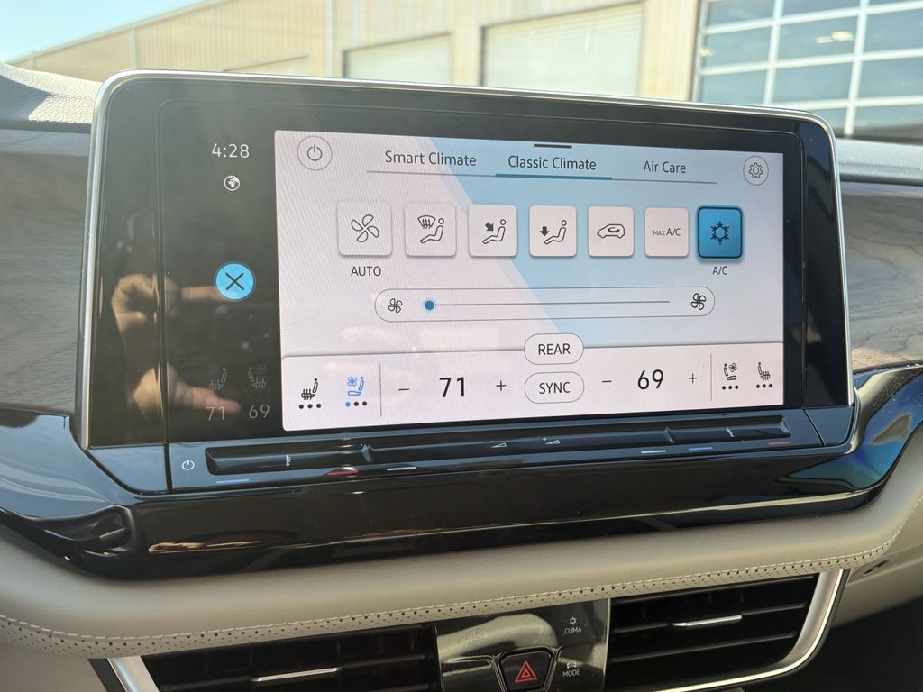 2024 Volkswagen Atlas 2.0T SE  at Big Star Chrysler Jeep Dodge Ram 