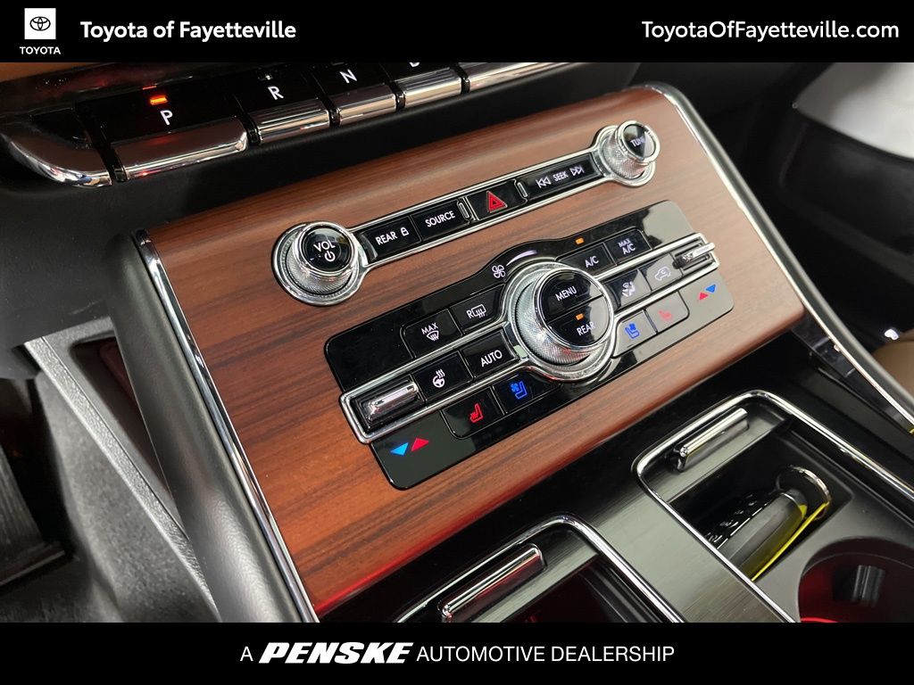 Thumbnail: 2023 Lincoln Aviator - 31