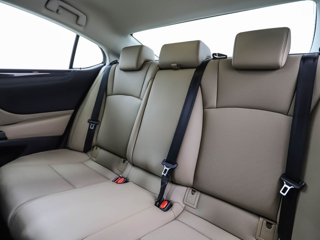 Thumbnail: 2019 Lexus ES - 23