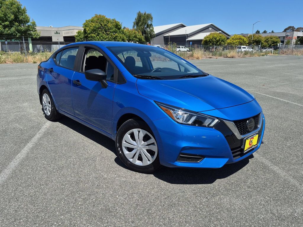  2021 Nissan Versa S FWD   