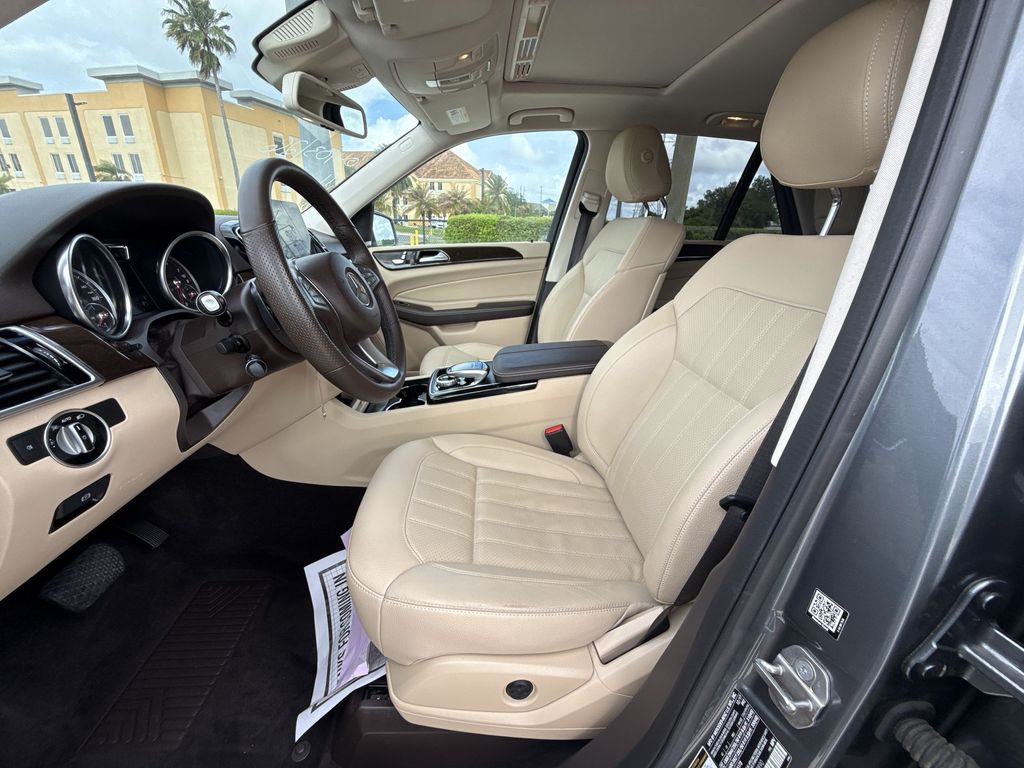 Thumbnail: 2018 Mercedes-Benz GLE - 30